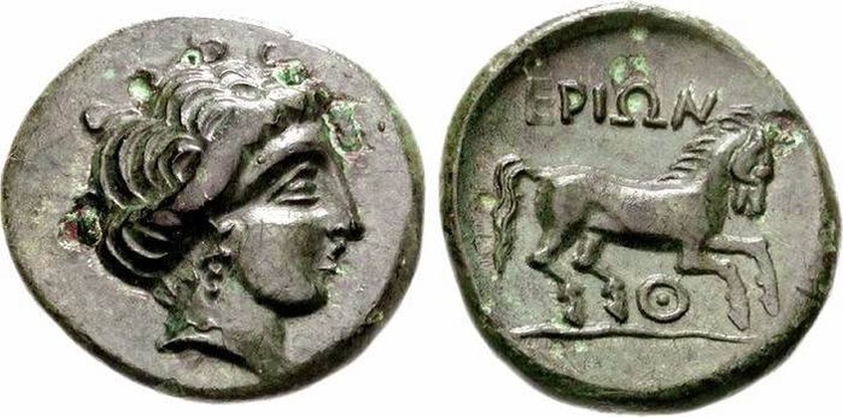 Аркадия. Дихалк, 370-350 до н.э. Аверс: голова Деметры Эринии; Реверс: конь Арейон