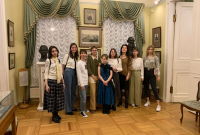 Студенты с профессором Г.Ю. Завгородней