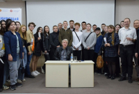 Андрей Волос с читателями библиотеки