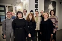 Доцент Л.А. Карпушкина со студентами Литинститута
