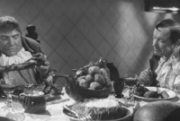 Х/ф «Мертвые души», 1960 (реж. Л.Трауберг). Сцена: обед у Собакевича